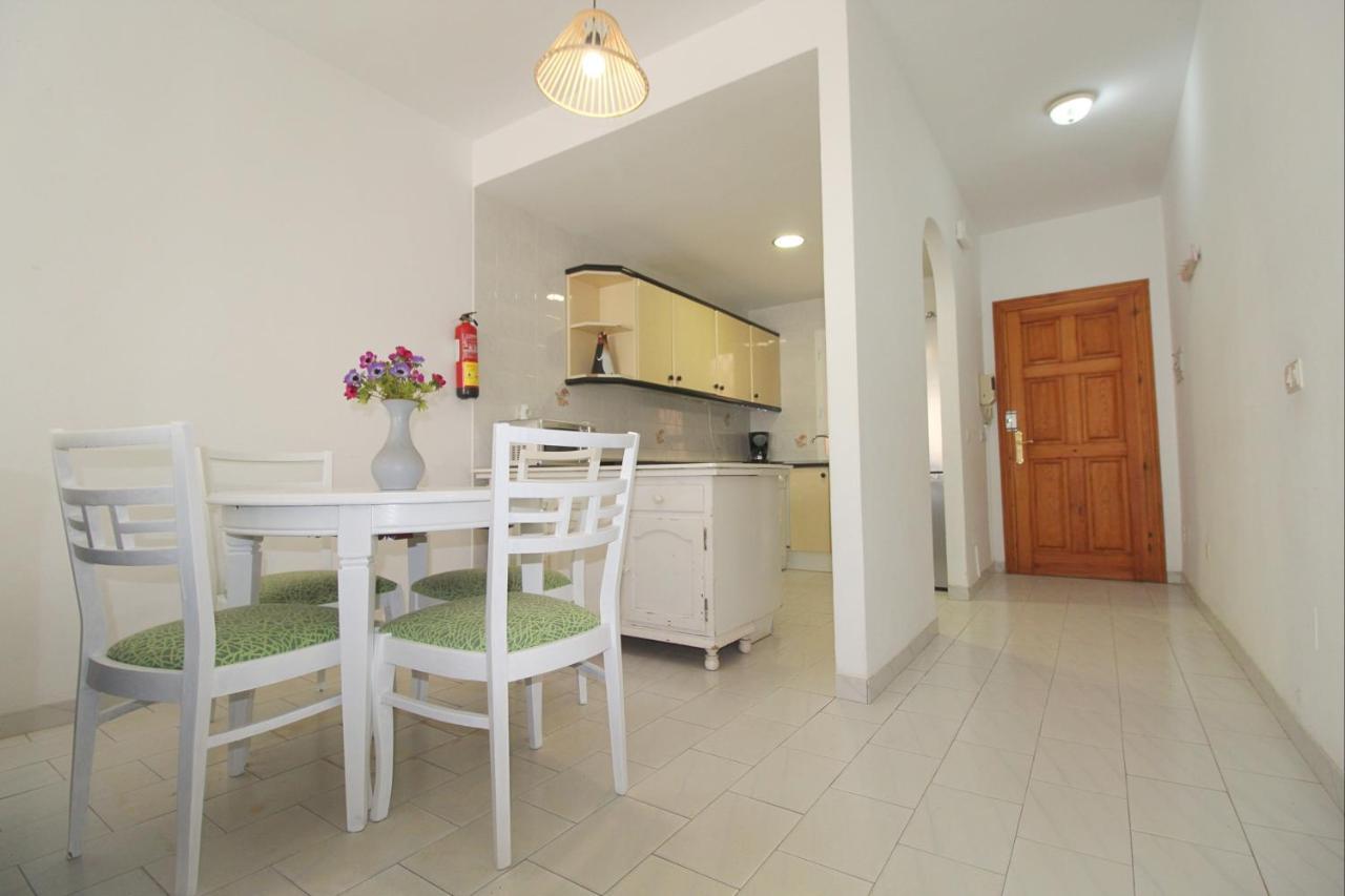Carihuela Beach Apartment, 2Nd Line Torremolinos Dış mekan fotoğraf